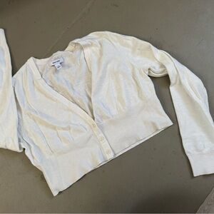 Nine West cropped white sweater size medium